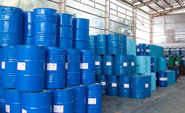 VietChem chuyên cung cấp hóa chất công nghiệp số lượng lớn trên toàn quốc