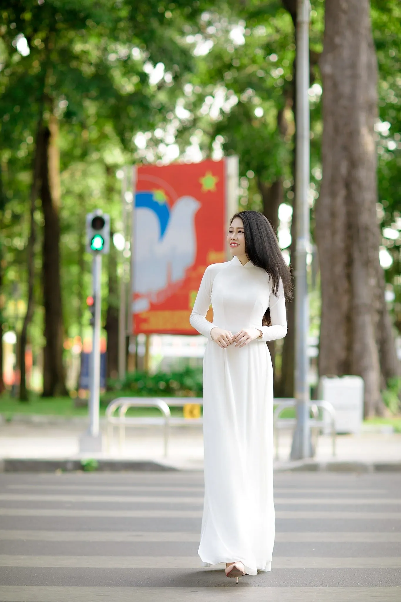 ao dai Misa 6 - 49 cách tạo dáng chụp ảnh với áo dài tuyệt đẹp - HThao Studio