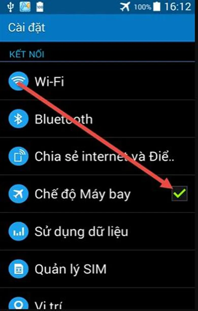 Samsung không nhận sim nhấn chọn bỏ tắt chế độ máy bay