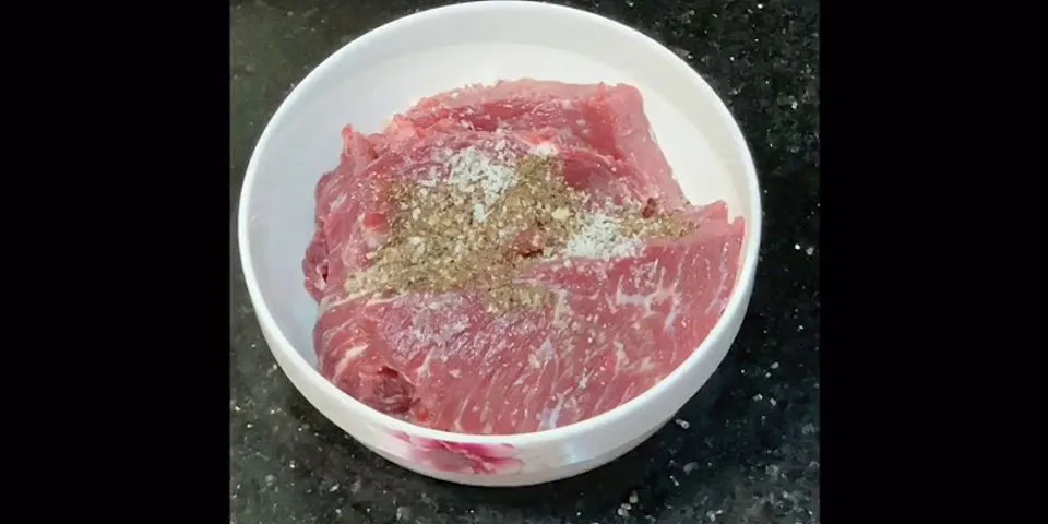 Cách làm thịt lợn gác bếp bằng lò vi sóng