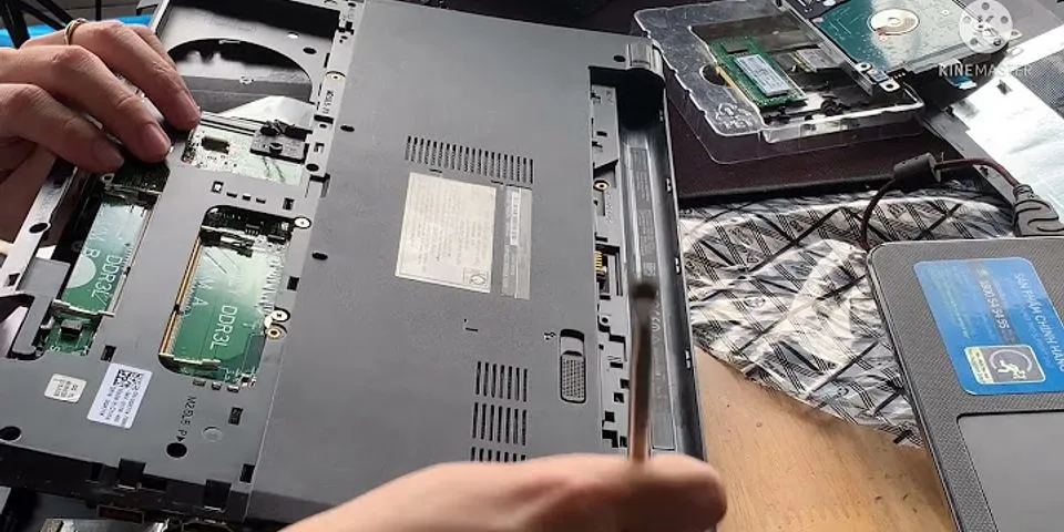 Cách tháo màn hình laptop Dell Vostro