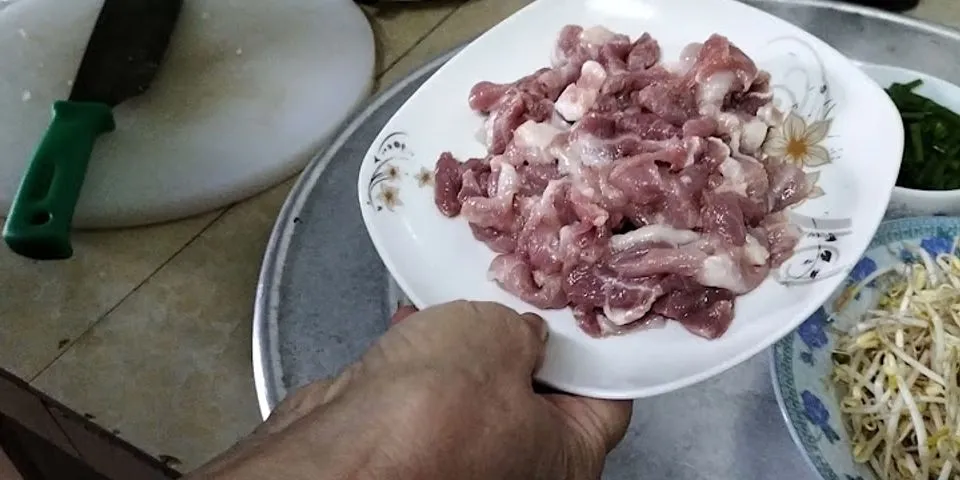 Giá xào thịt lợn bao nhiêu calo